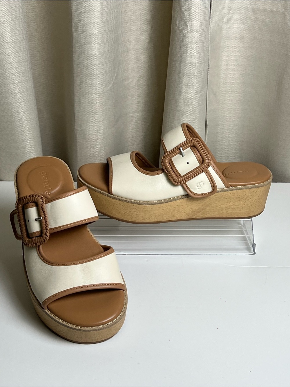 NWOB Gentle Souls By Kenneth Cole Vadylin Leather Buckle Platform Sandals